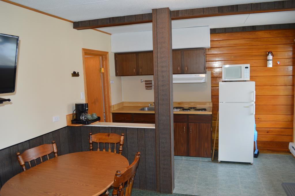 Motel Tyrol Radium Hot Springs Kamer foto