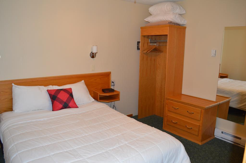 Motel Tyrol Radium Hot Springs Kamer foto