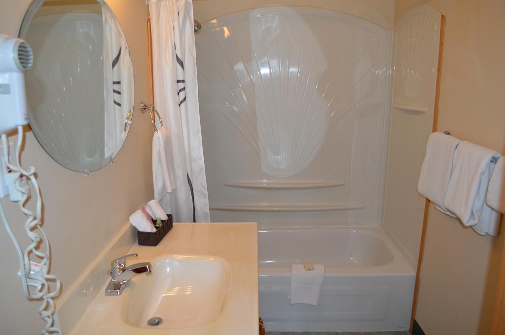 Motel Tyrol Radium Hot Springs Kamer foto