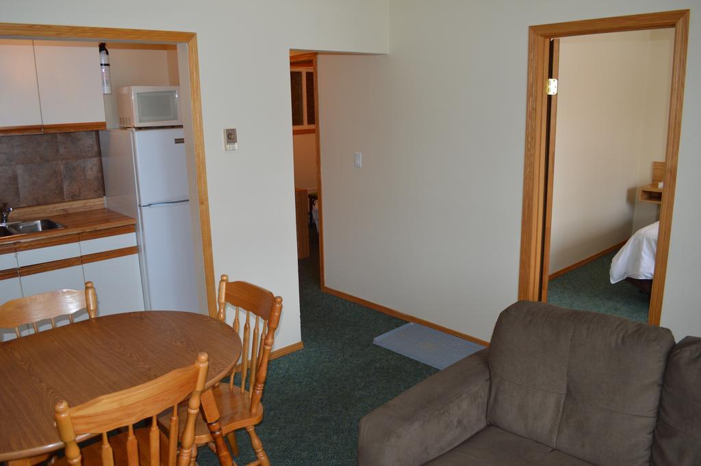 Motel Tyrol Radium Hot Springs Kamer foto