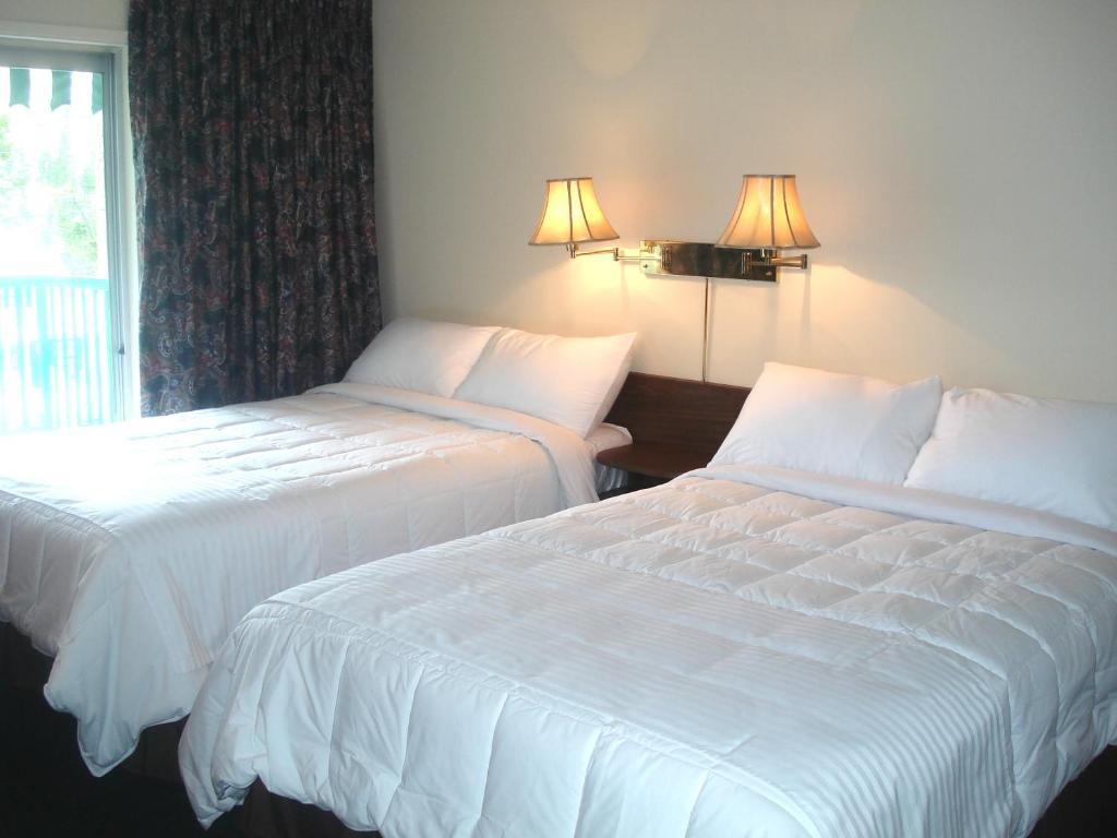Motel Tyrol Radium Hot Springs Buitenkant foto