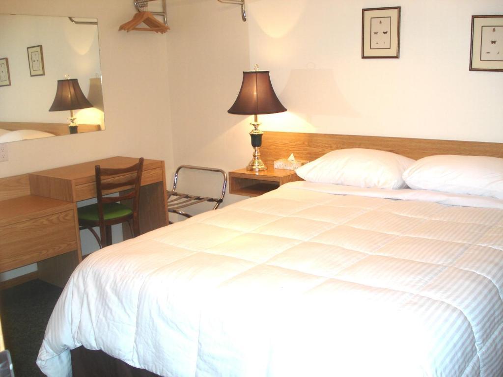 Motel Tyrol Radium Hot Springs Buitenkant foto